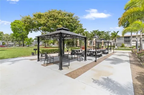 1000 Hillcrest Court Hollywood FL 33021