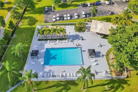 1000 Hillcrest Court Hollywood FL 33021