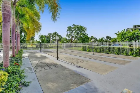 1000 Hillcrest Court Hollywood FL 33021
