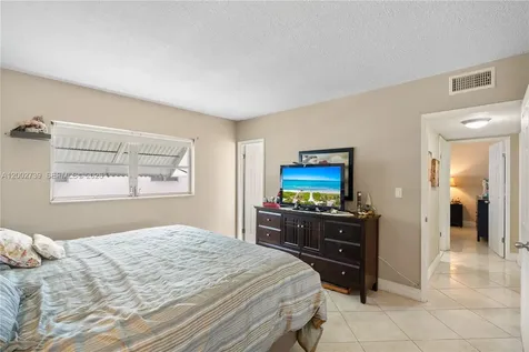 1000 Hillcrest Court Hollywood FL 33021