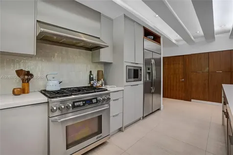 2140 NE 190th Terrace Miami FL 33179