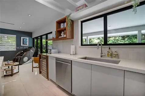2140 NE 190th Terrace Miami FL 33179