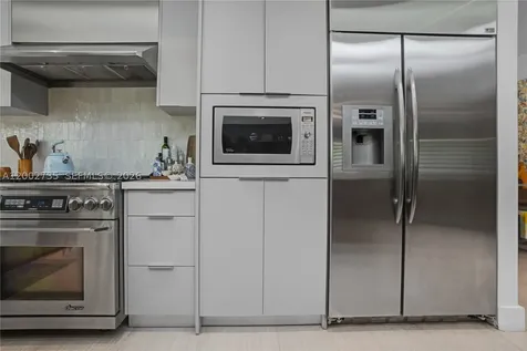 2140 NE 190th Terrace Miami FL 33179