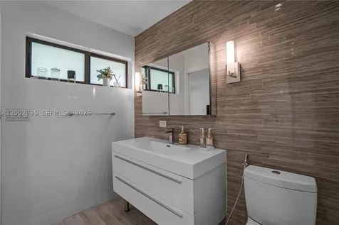 2140 NE 190th Terrace Miami FL 33179
