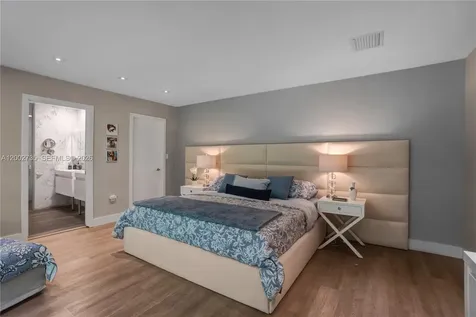 2140 NE 190th Terrace Miami FL 33179