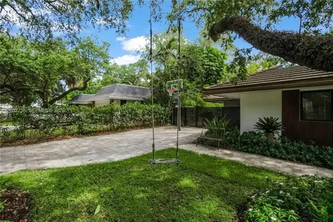 2140 NE 190th Terrace Miami FL 33179