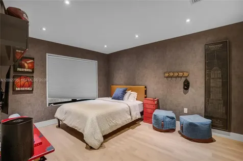 2140 NE 190th Terrace Miami FL 33179