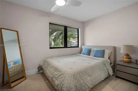 2140 NE 190th Terrace Miami FL 33179