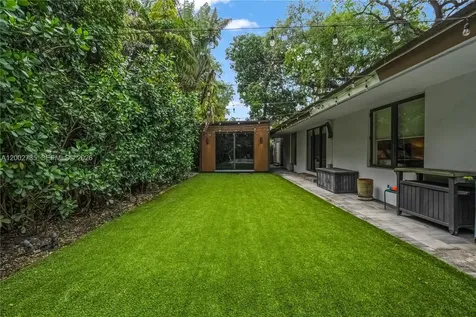 2140 NE 190th Terrace Miami FL 33179