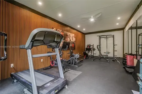 2140 NE 190th Terrace Miami FL 33179