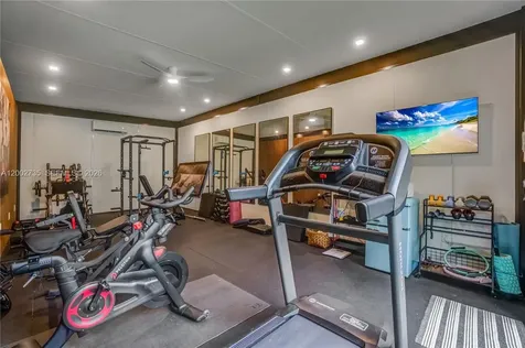 2140 NE 190th Terrace Miami FL 33179