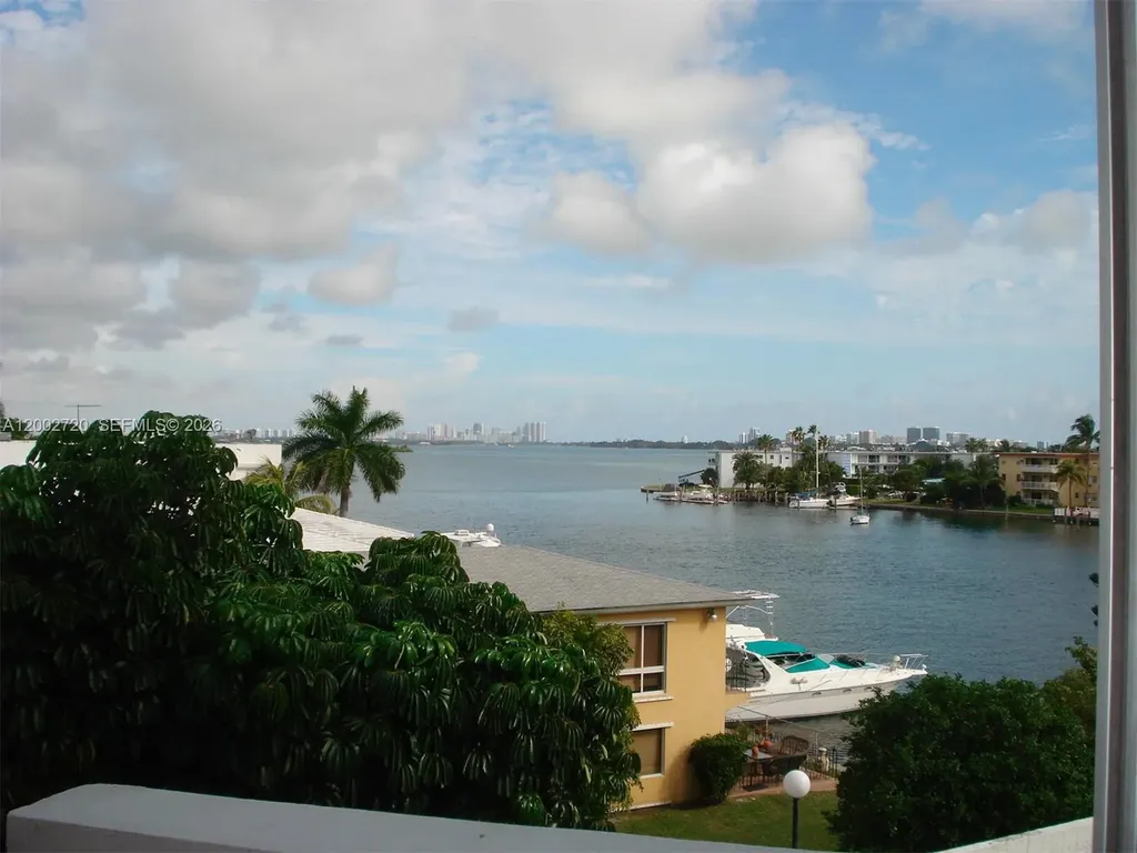 7933 West Drive North Bay Village FL 33141