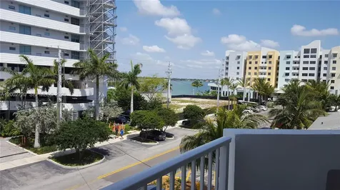 7933 West Drive North Bay Village FL 33141