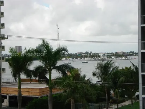7933 West Drive North Bay Village FL 33141