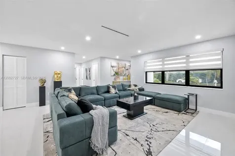 14760 S Spur Drive Miami FL 33161