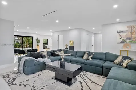 14760 S Spur Drive Miami FL 33161