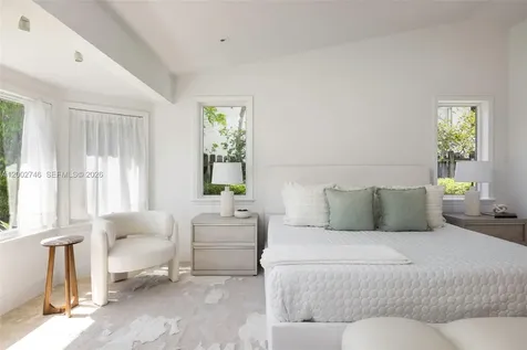 255 Ridgewood Road Key Biscayne FL 33149