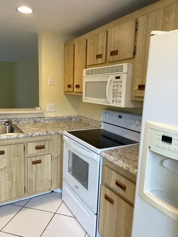 81 SW 3rd Street Pompano Beach FL 33060