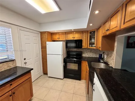 2810 NE 201st Terrace Aventura FL 33180