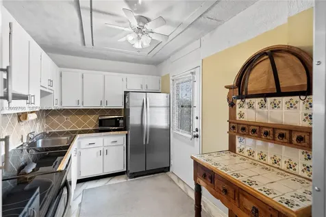 20500 W Country Club Drive Aventura FL 33180