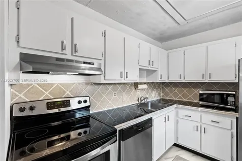 20500 W Country Club Drive Aventura FL 33180