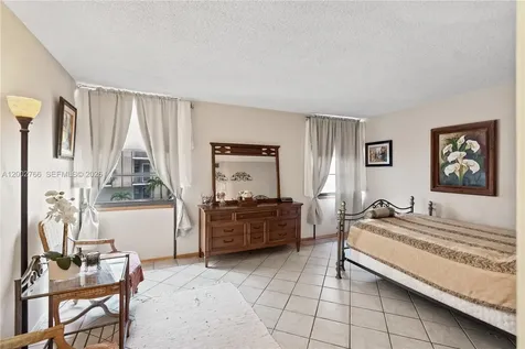 20500 W Country Club Drive Aventura FL 33180