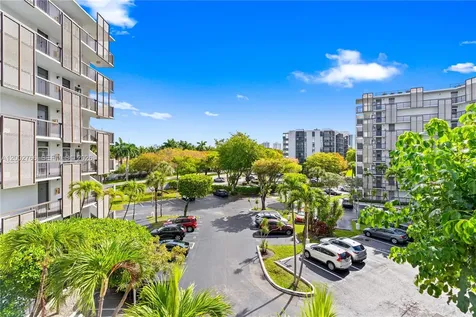 20500 W Country Club Drive Aventura FL 33180