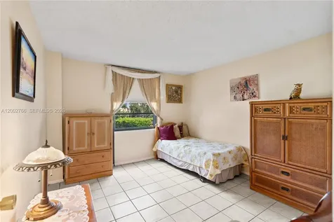 20500 W Country Club Drive Aventura FL 33180
