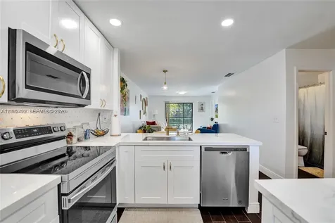 10468 NW 10th Street Pembroke Pines FL 33026