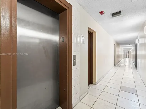 4713 NW 7th Street Miami FL 33126
