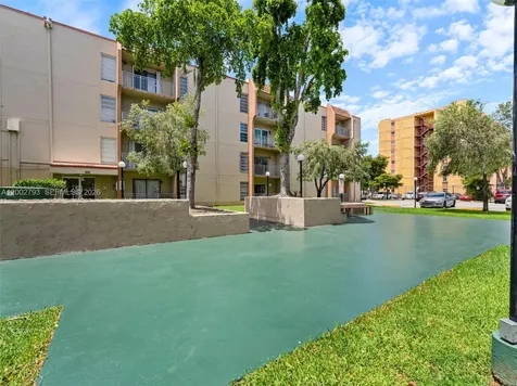 4713 NW 7th Street Miami FL 33126