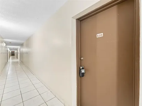 4713 NW 7th Street Miami FL 33126