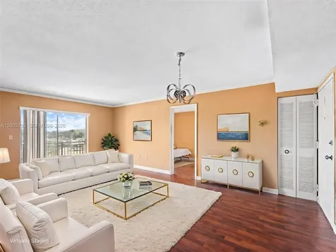 4713 NW 7th Street Miami FL 33126