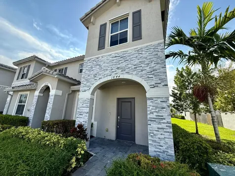 1844 SE 27th Road Homestead FL 33035
