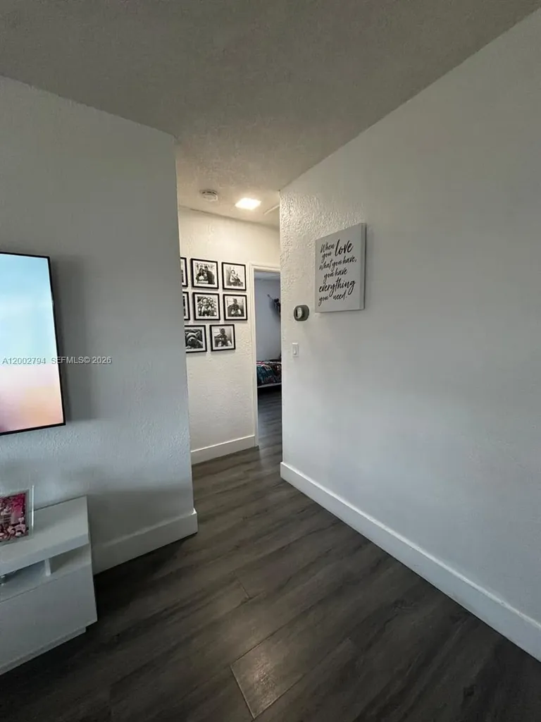 716 NW 15th Way Fort Lauderdale FL 33311