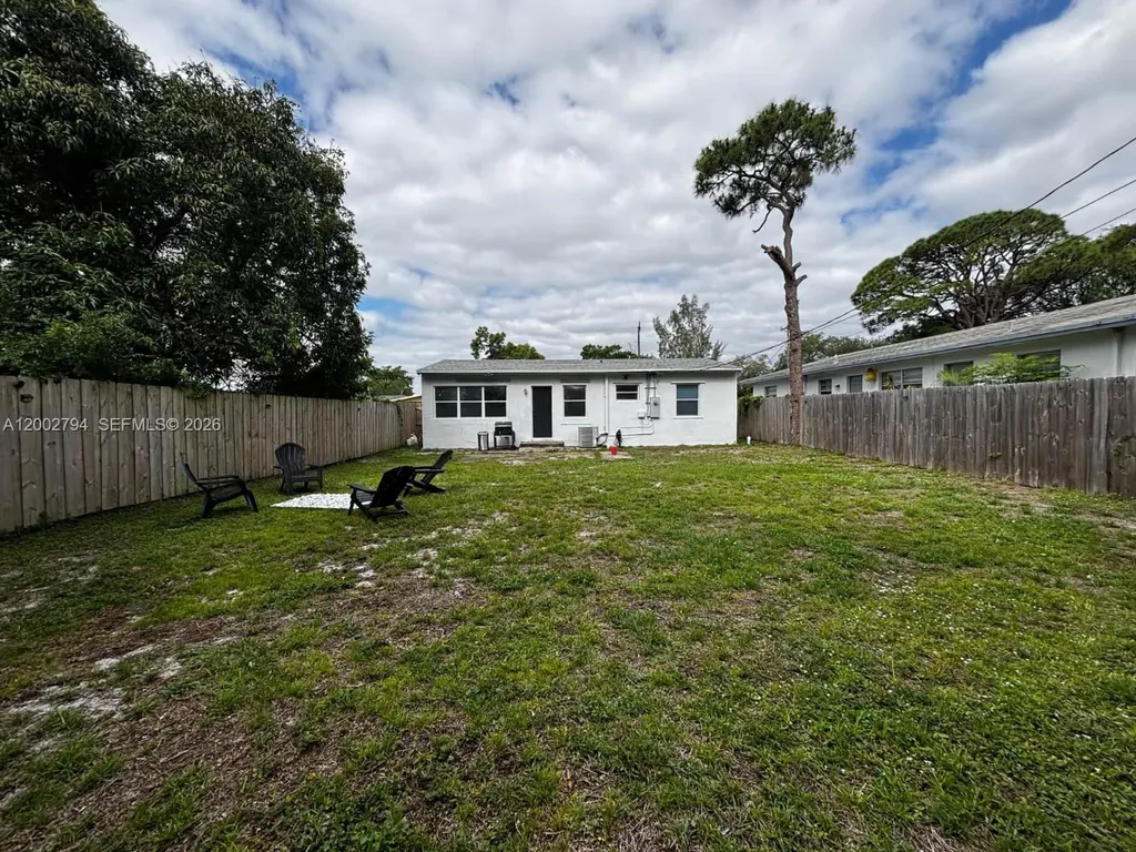 716 NW 15th Way Fort Lauderdale FL 33311