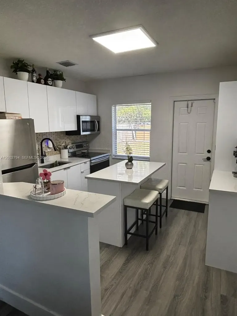 716 NW 15th Way Fort Lauderdale FL 33311