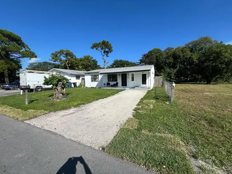 716 NW 15th Way Fort Lauderdale FL 33311