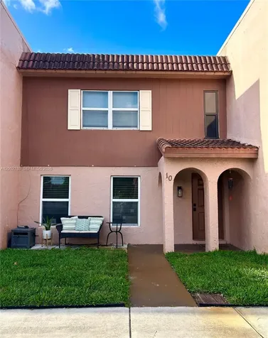10 Laredo Place Davie FL 33324