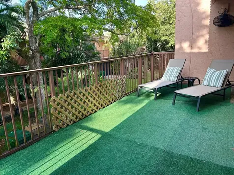 10 Laredo Place Davie FL 33324