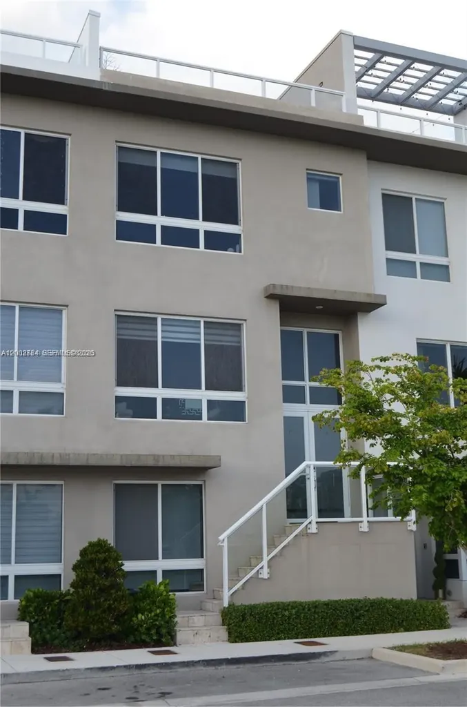 10347 NW 64th Doral FL 33178