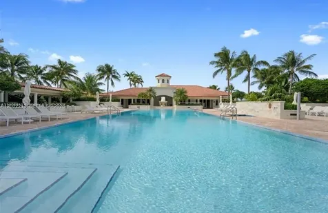 20000 E Country Club Drive Aventura FL 33180