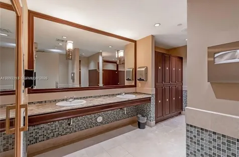20000 E Country Club Drive Aventura FL 33180