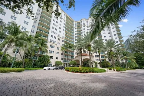 20000 E Country Club Drive Aventura FL 33180