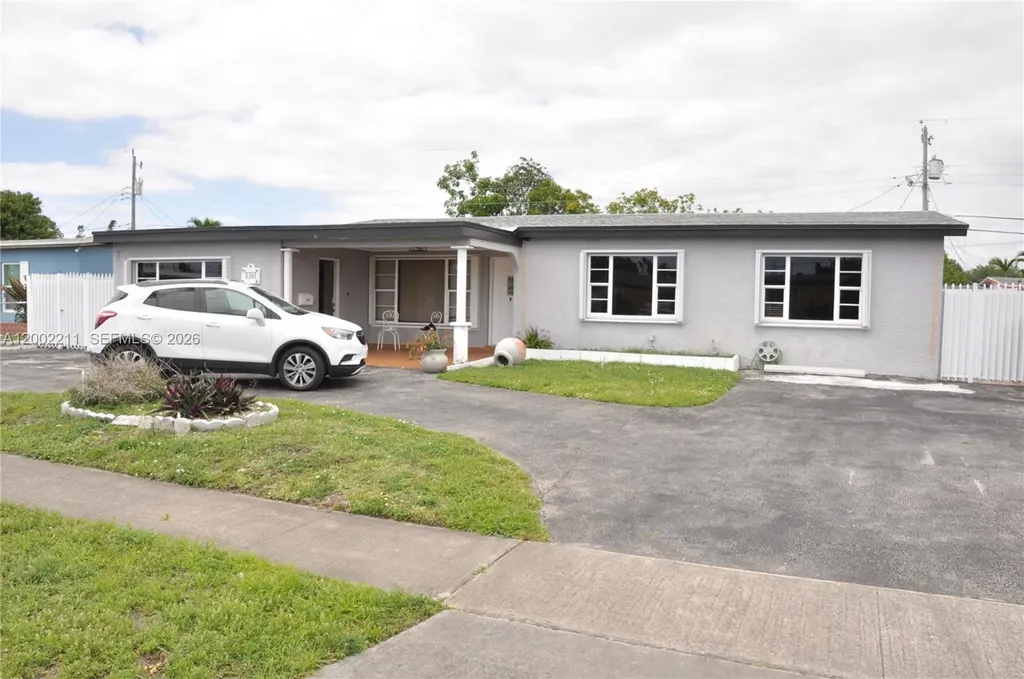 1301 W 61st Place Hialeah FL 33012