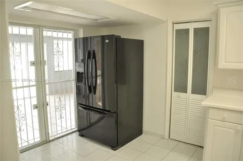 1301 W 61st Place Hialeah FL 33012