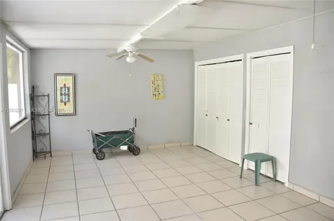 1301 W 61st Place Hialeah FL 33012