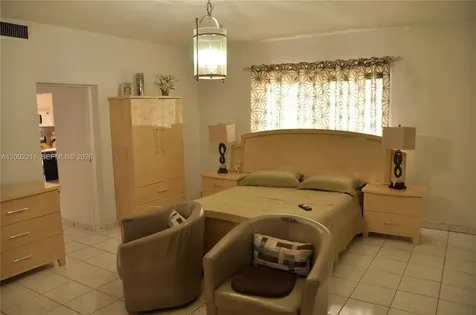 1301 W 61st Place Hialeah FL 33012