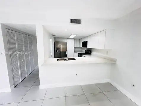 9189 Fontainebleau Boulevard Miami FL 33172
