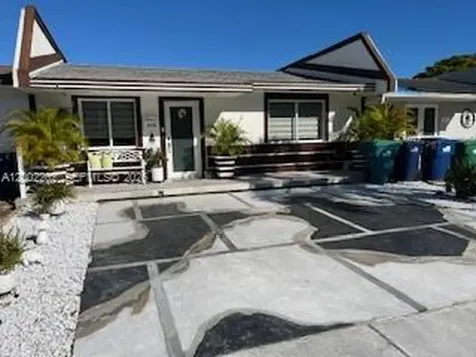 4255 SW 69 Avenue Miami FL 33155